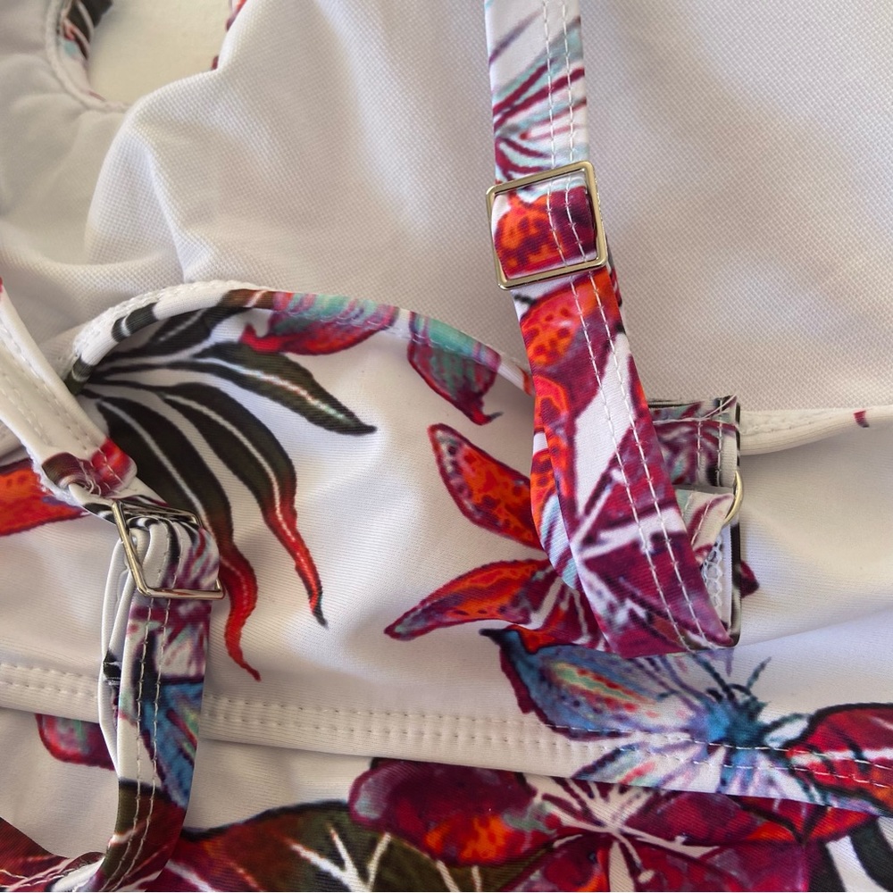 Floral and palm ranking beach top with O ring bust detail Size 2XL - Picture 6 of 11